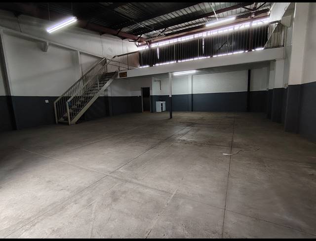 154M² WAREHOUSE TO LET IN STEELEDALE